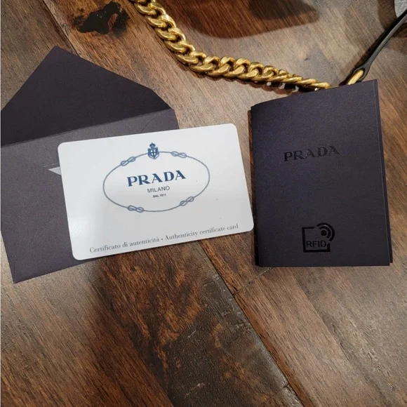 Prada crossbody - Picture 4 of 5